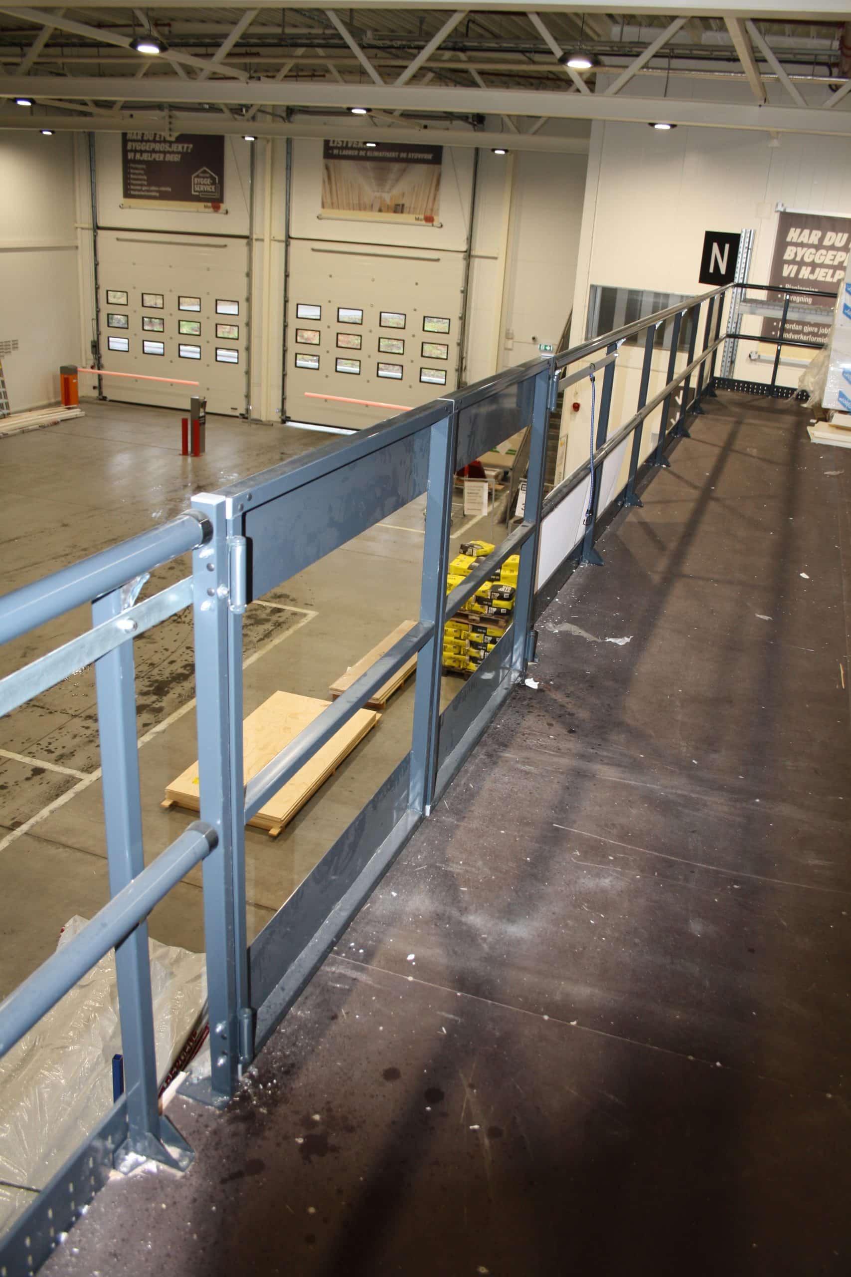 Self closing pallet door  b = 1000 mm - image 4